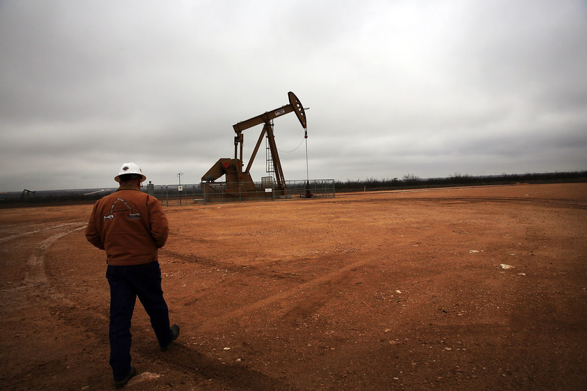 Съкращенията на Русия и Саудитска Арабия тласнаха цените на петрола нагоре