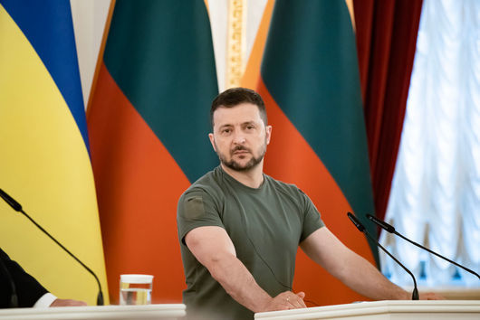 Поканата до Володимир Зеленски е изпратена от Министерския съвет
