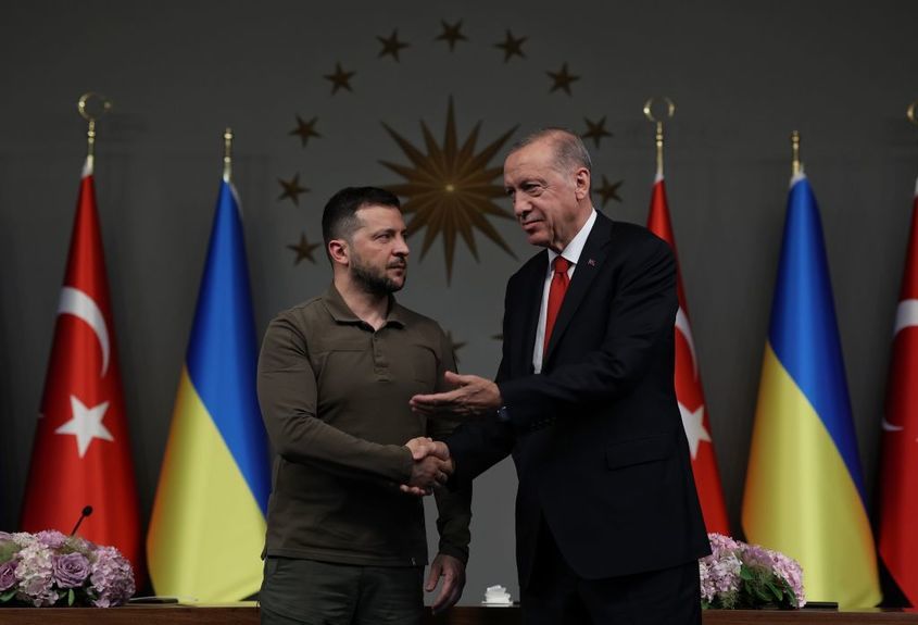 Ердоган подкрепи Украйна за членство в НАТО, докато чака Путин в Турция "следващия месец"