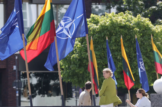 Срещата във Вилнюс: НАТО дава военни гаранции на Украйна, но не и бързо членство