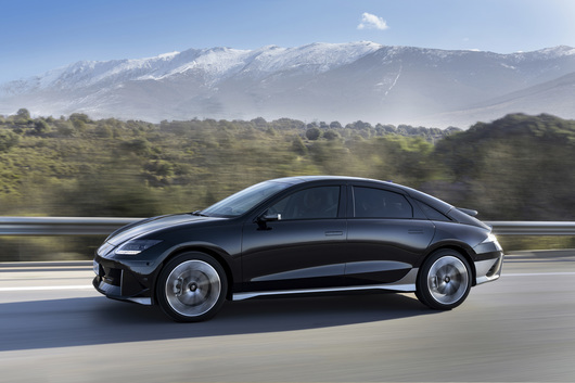 Носителят на "Световен автомобил на годината" Hyundai IONIQ 6 вече е в България