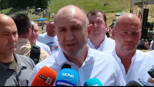 Радев: Украйна настоява да води тази война. Сметката се плаща от цяла Европа