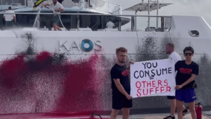 Активисти съсипаха яхта за $300 млн. на американска милиардерка