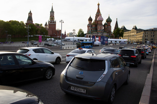 Нов „път на коприната“ или обратно в 90-те: Как руснаците се снабдяват с автомобили