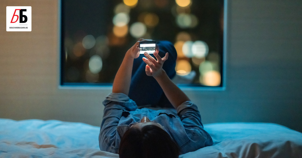 Франция обмисля да въведе възрастова граница за използване на социалните