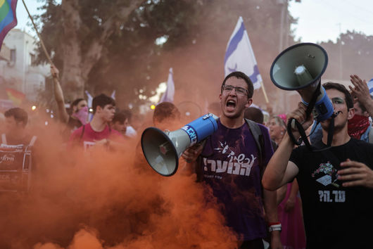 Хиляди граждани излязоха на протест в Израел в знак на