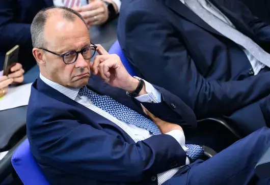 Лидерът на ХДС намекна за завой към "Алтернатива за Германия" и провокира криза в партията си