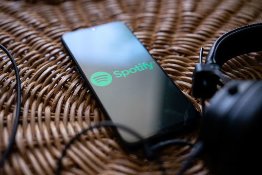 Платформата за музика Spotify е поредната стрийминг услуга която повишава