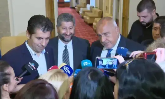Лидерска среща спасява Бюджет 2023 и правителството