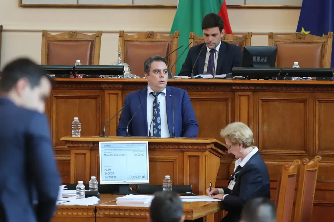 Асен Василев: Забраната за внос от Украйна ощети бюджета заради сектор с печалба от 2,5 млрд. лв. 