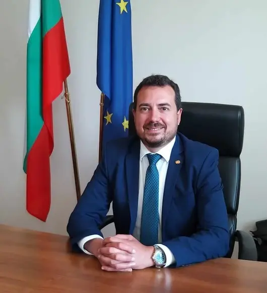 Зам.-министър на спорта от кабинета "Борисов" отново става заместник, но в друг ресор