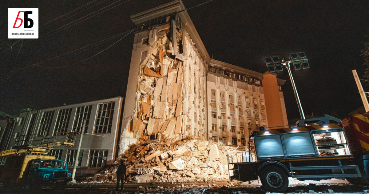 Най-малко девет души са ранени, включително две деца, след като