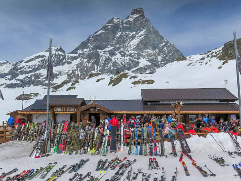 Ски туризъм в Алпите: Екипировка под наем Франция, Швейцария и Австрия