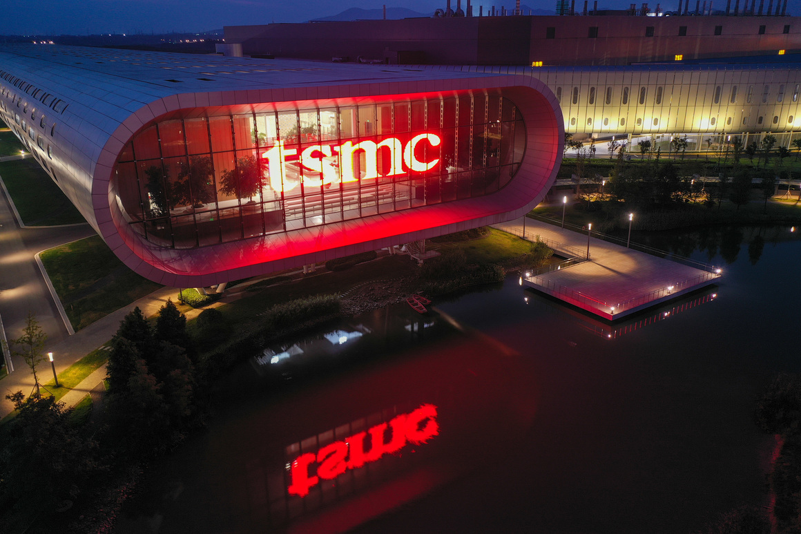 Най-големият производител на чипове TSMC избра Германия за първия си завод в Европа