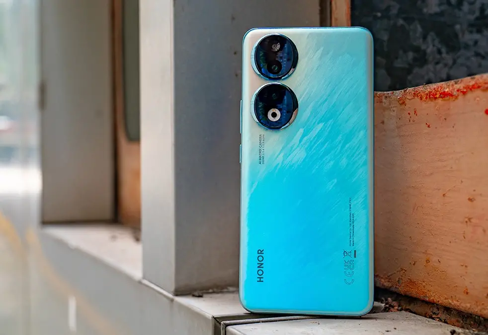 ,,Най-изгоден смартфон" - HONOR 90