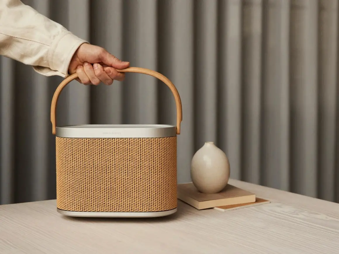 ,,Най-добра преносима колона от висок ценови клас" - Bang & Olufsen Beosound A5 
