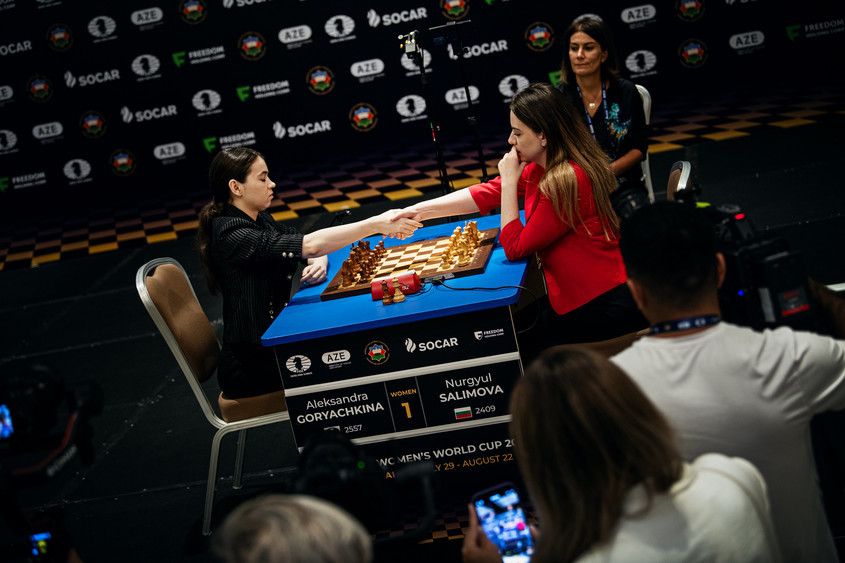 Салимова завърши турнира за Световната купа по шах с второ място и титла "гросмайстор"
