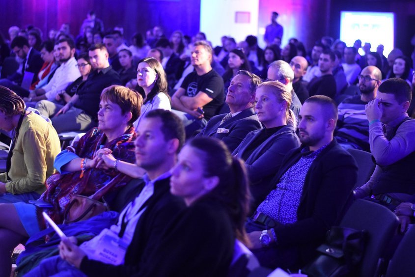 Мениджъри от Google, Facebook и Twitter ще участват в Innowave Summit 2023  във Варна 