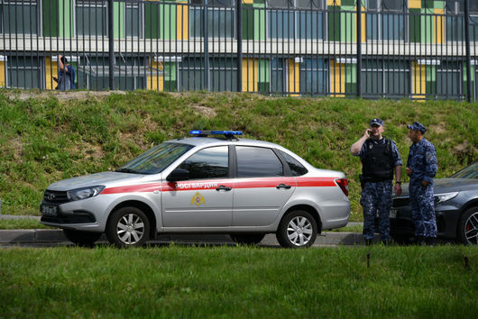 Трима убити при руски обстрел в Донецка област, Москва затвори летищата си 