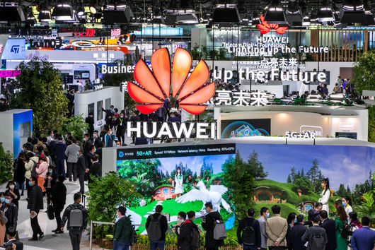 Китайският гигант Huawei е подписал дългосрочно глобално споразумение за кръстосано