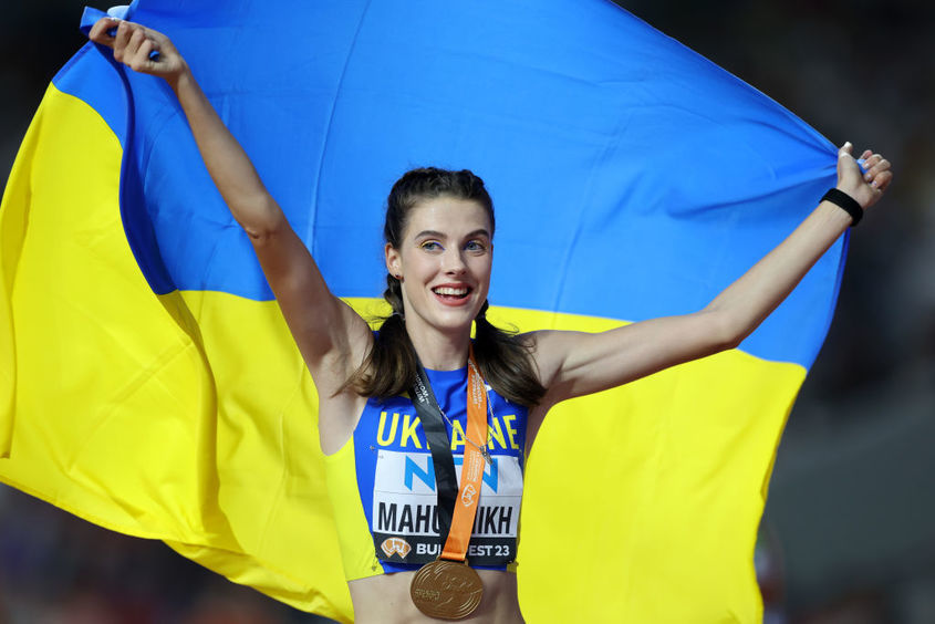 21-годишната Ярослава Магучих, която спечели първия си златен медал и го посвети на Украйна