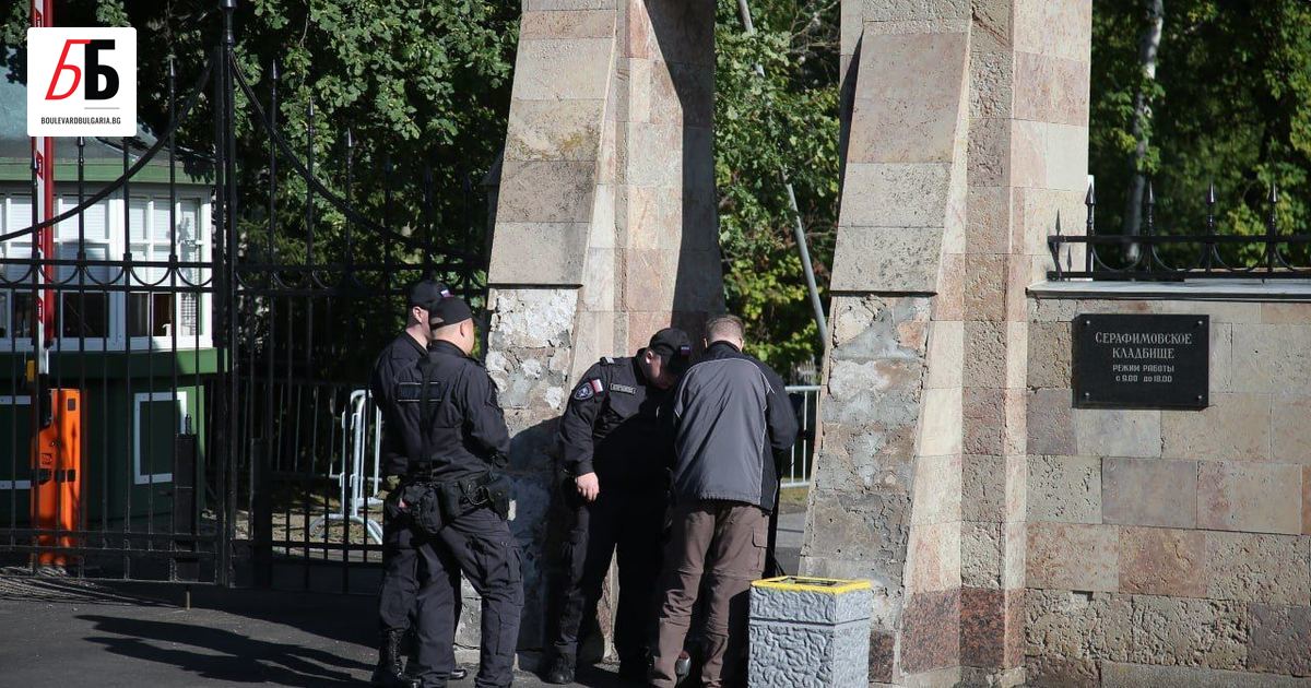 Странно струпване на полицаи и бойци от Руската национална гвардия
