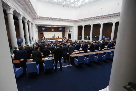 Депутатите откриха новия политически сезон с предизборен тон и размяна на обвинения