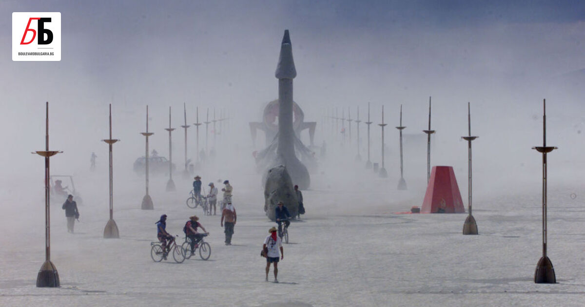 Четирима души са пострадали при интензивна пустинна буря в района