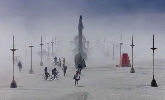 Пустинна буря заплаши да провали фестивала Burning Man 