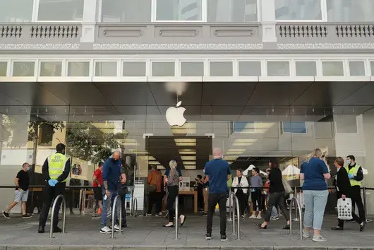 Сред хаоса в САЩ: Apple проследява и блокира всеки откраднат iPhone