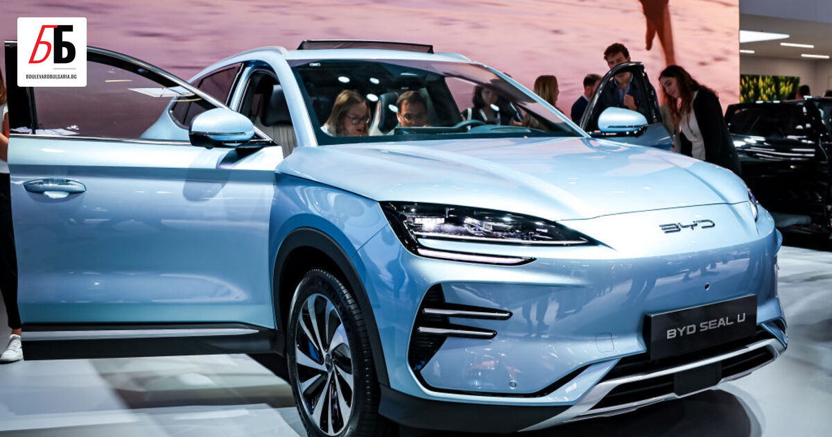 Китайската автомобилна компания BYD обяви, че е продала 3,02 милиона
