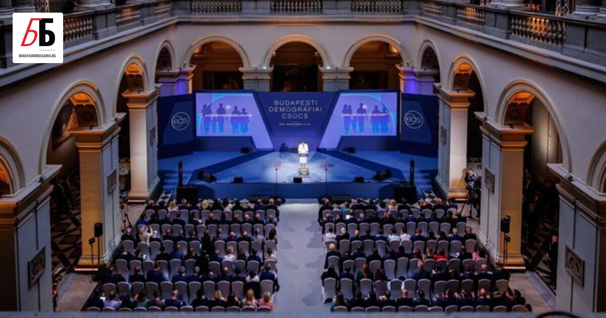 Ден след като откри 55-метров пилон с българско знаме в