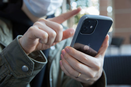 Apple ще актуализира iPhone 12, след като Франция го забрани заради висока радиация