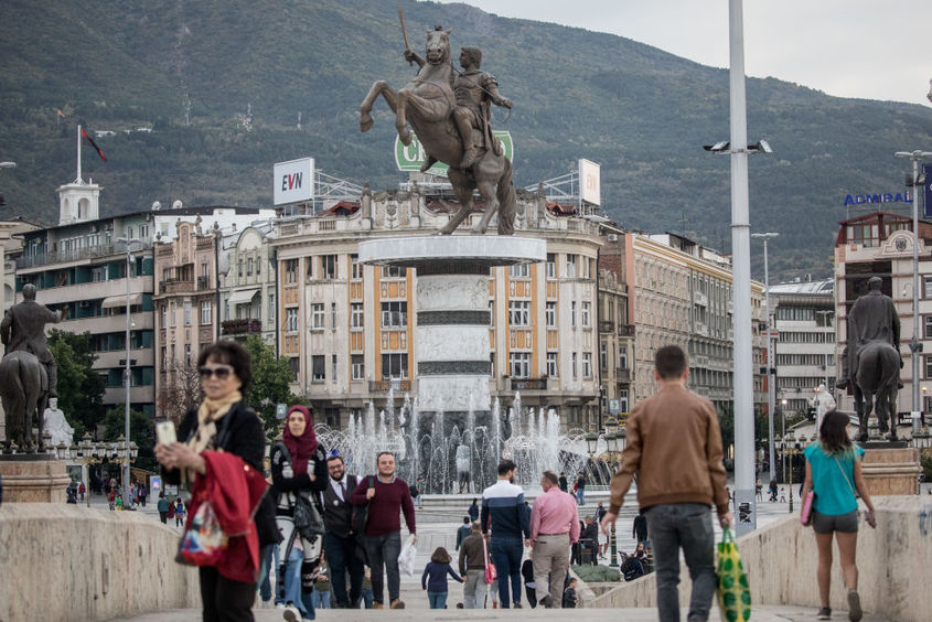 БНТ ще се излъчва в Северна Македония. "Европа", "Wness" и "Туризъм" също искат