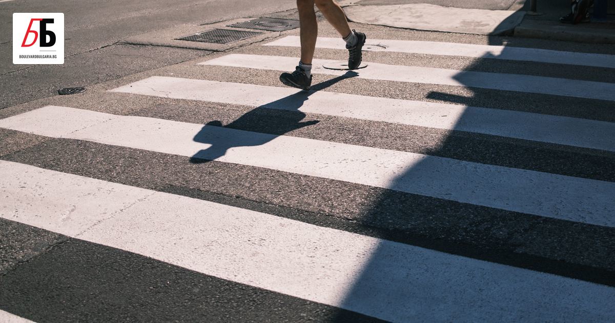 Шофьор блъсна жена на пешеходна пътека в центъра на София