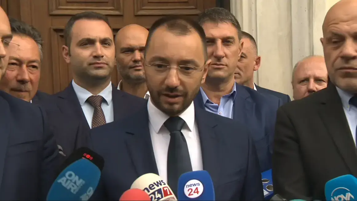 Антон Хекимян - от "Стажантът" до "Кандидатът"