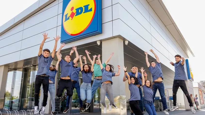 Ученици разказват впечатленията си от практикантската програма на Lidl България