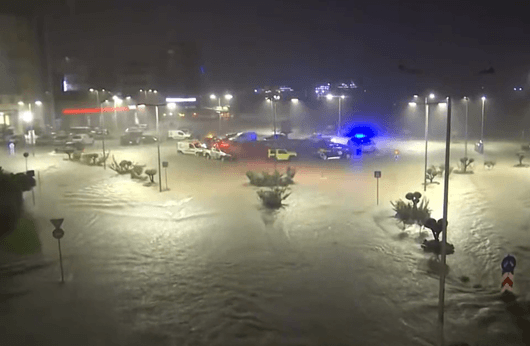 Поредните поройни дъждове в Гърция доведоха до наводнения на жилищни