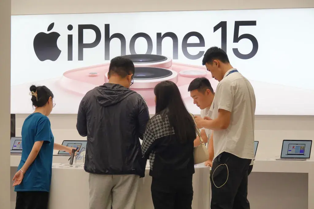 Apple трупа критики заради проблем с новия iPhone 15 Pro