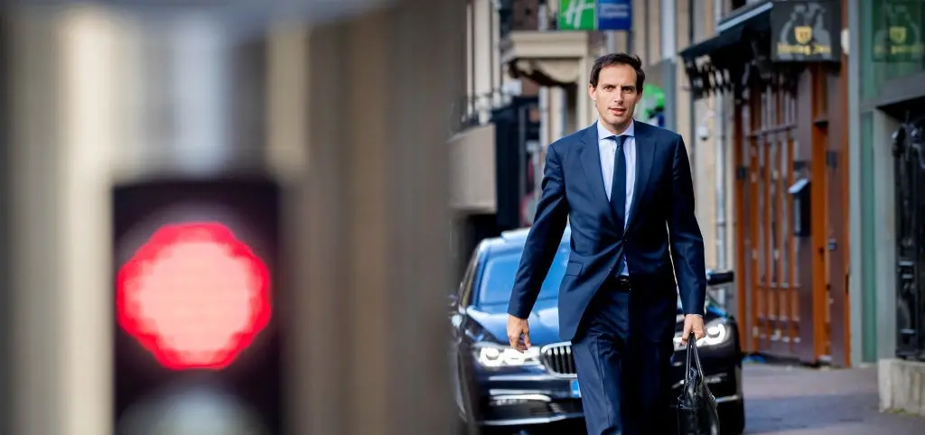 Трудният път на бившия външен министър на Нидерландия до дипломат No.1 на ЕС по климата