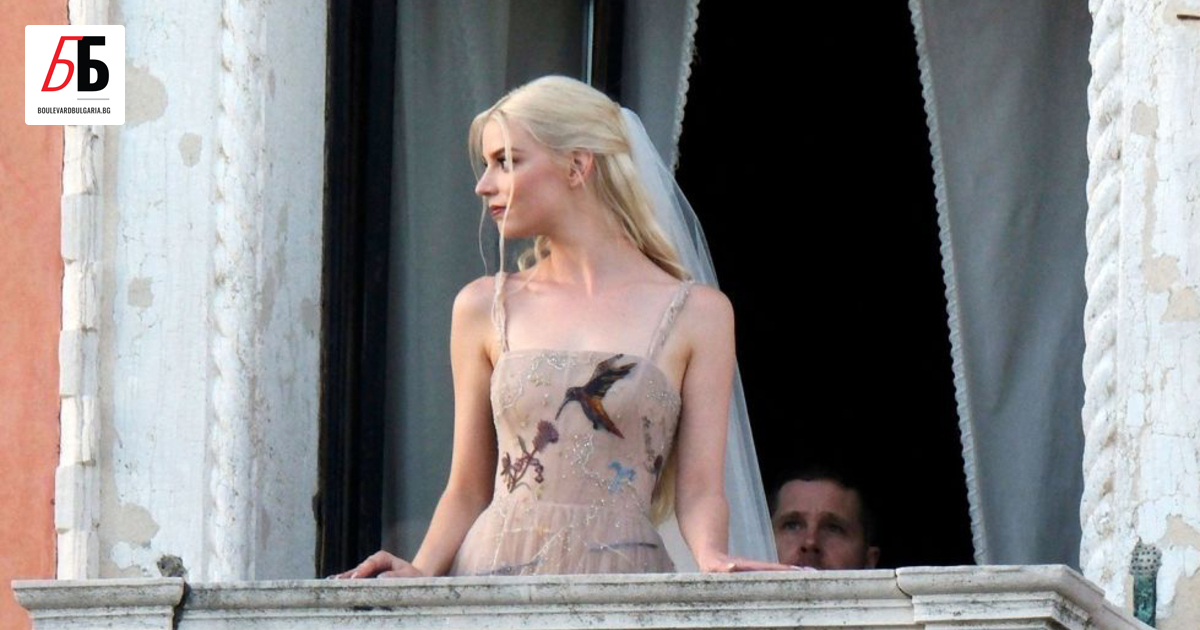 Снимка на Аня Тейлър-Джой от балкон с изглед към Канале