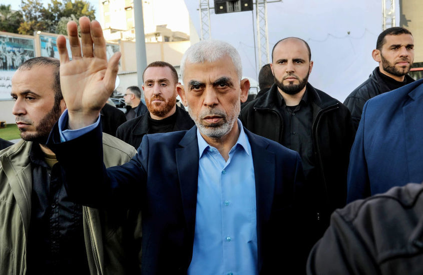 Кой е шефът на "Хамас" в Газа: На свобода след 4 доживотни присъди Синуар вече е "мъртъв човек" за Израел 