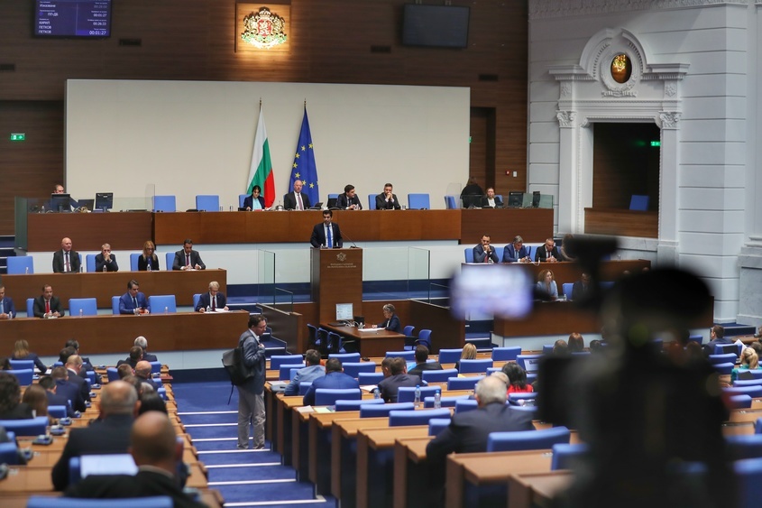 143-ма подкрепиха кабинета "Денков", 21 от ГЕРБ не гласуваха във вота на недоверие