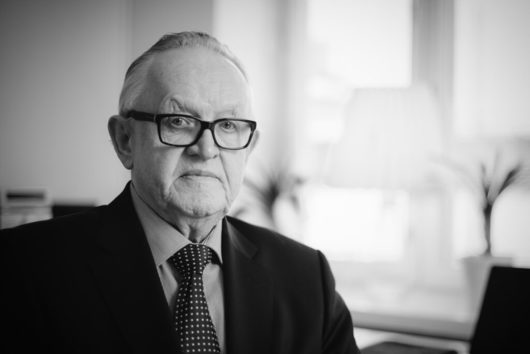 Бившият президент на Финландия и дългогодишен дипломат Марти Ахтисаари е