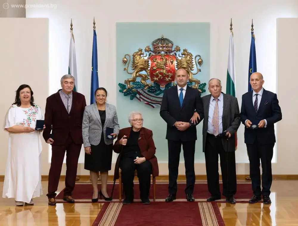 2 награди за една годишнина - и Радев награди бившия вицепрезидент на "Мултигруп" Стоян Денчев
