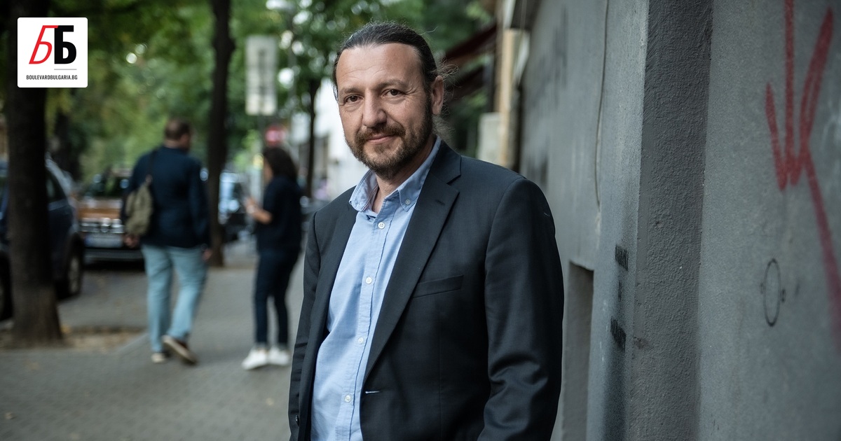 Баща на 4 деца, предприемач по професия, кмет на един