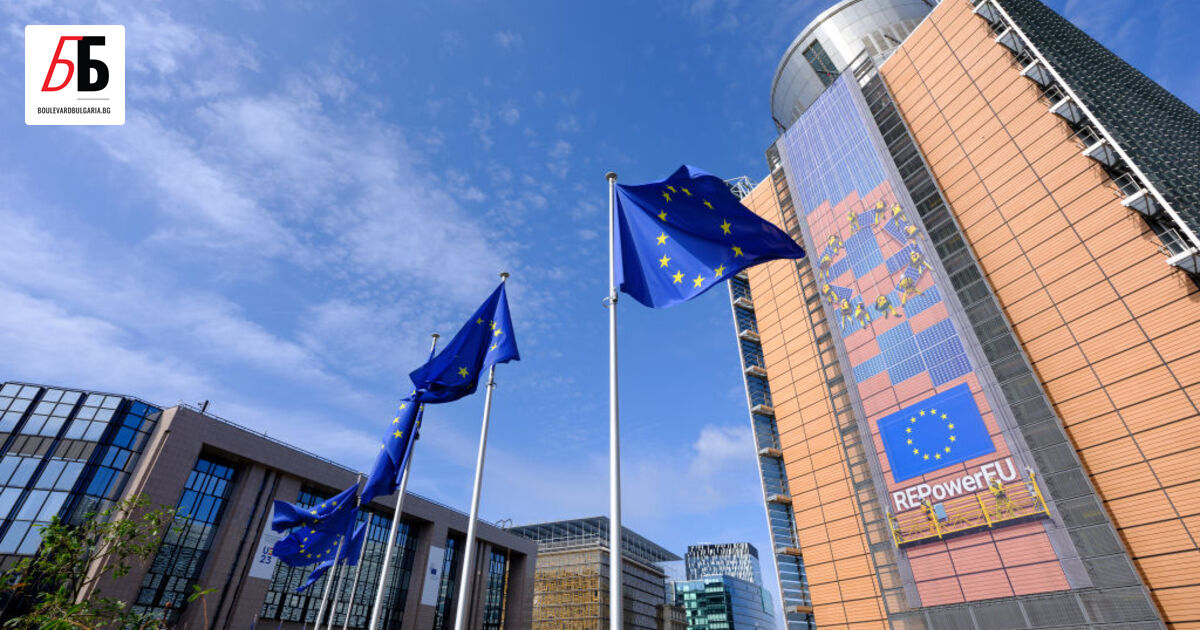 Най-високопоставеният представител на Русия в ЕС е заподозрян в шпионаж.