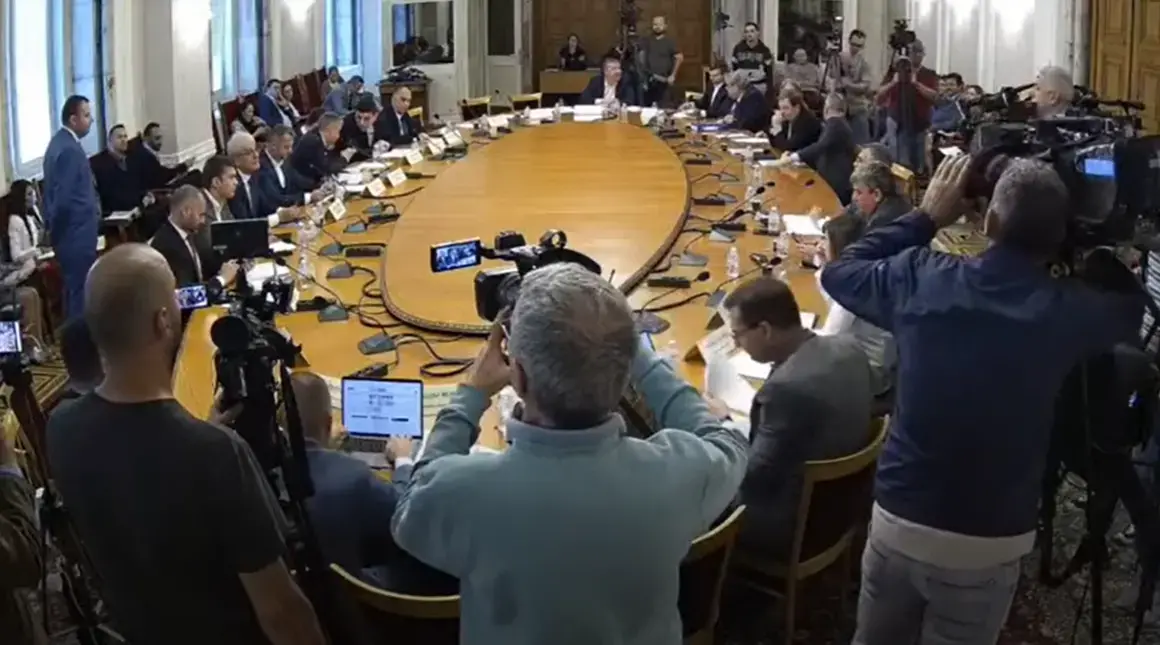 Ветото на Радев падна след общ вот на ГЕРБ, ПП-ДБ и ДПС, но остава под въпрос до петък