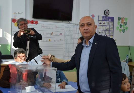Ерол Мюмюн от ДПС печели изборите за кмет на Кърджали