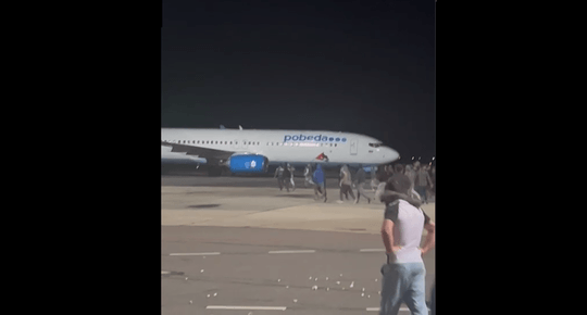 Щурм с камъни срещу самолет от Тел Авив на летището в Дагестан